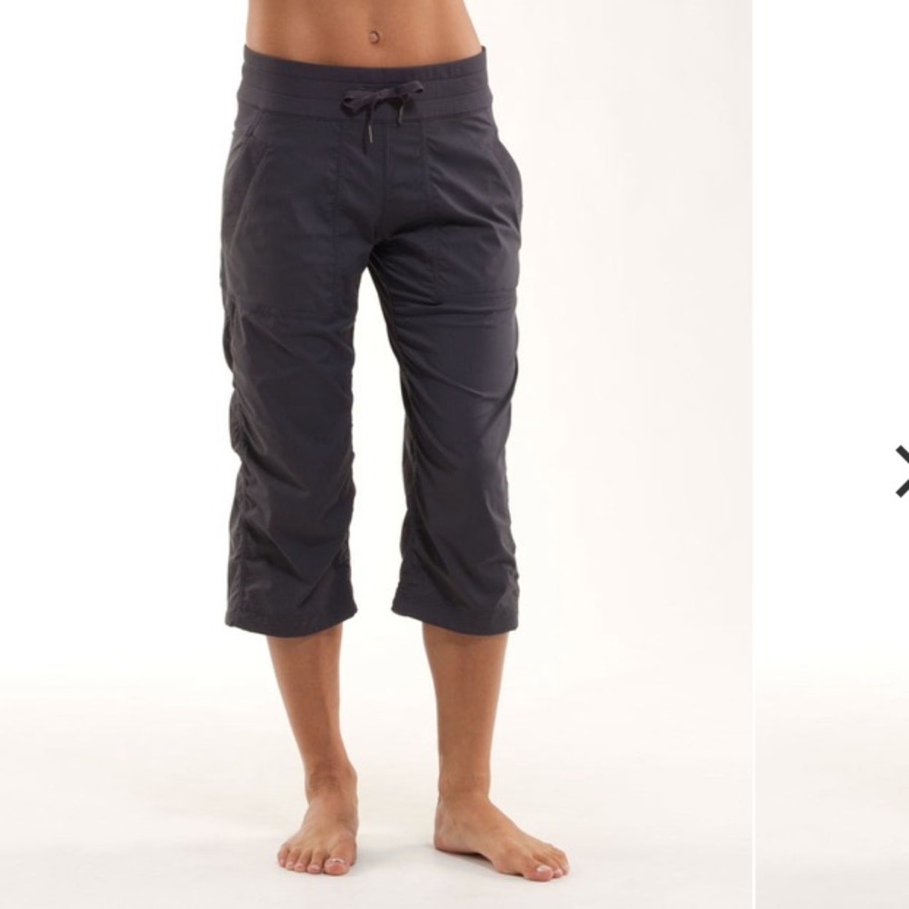 Lululemon Studio Crop
Coal